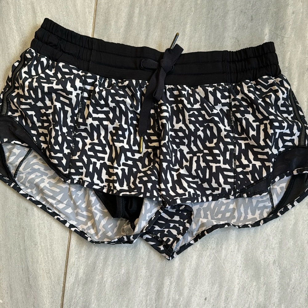 Lululemon hotty hot short size 4